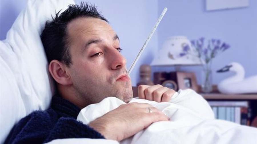 Gli uomini soffrono davvero di più quando hanno la febbre