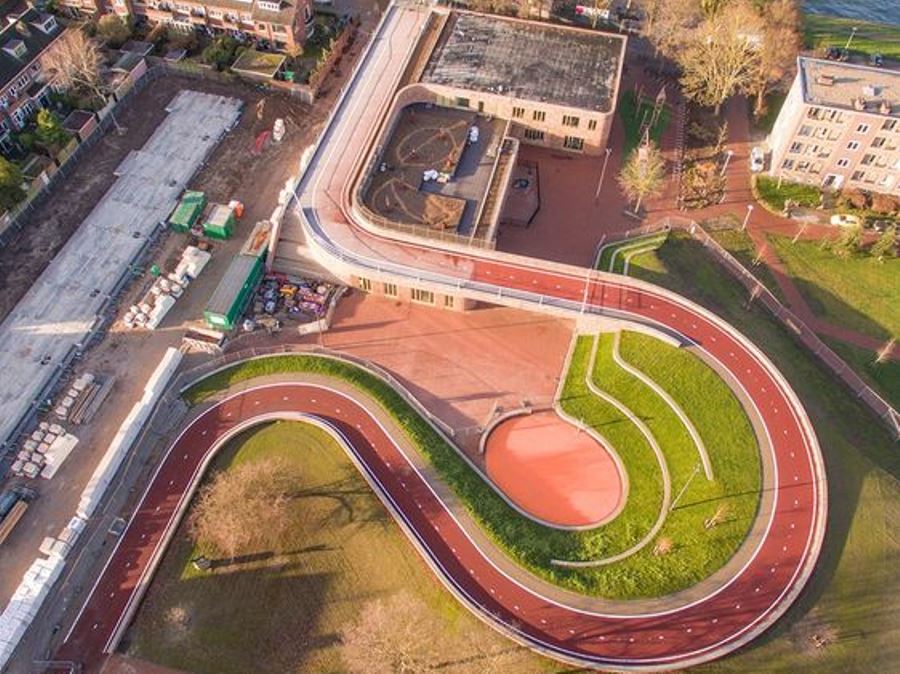 In Olanda il ponte ciclabile passa sui tetti