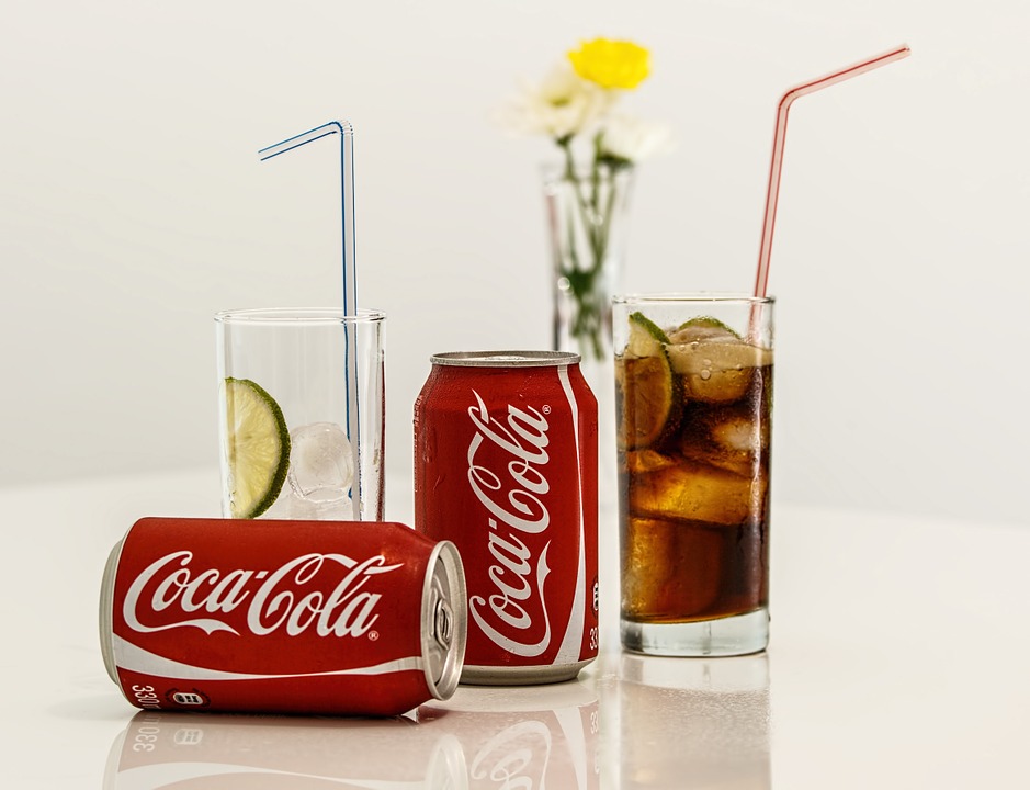 Un nuovo packaging sostenibile per Coca Cola, che diventa riciclabile