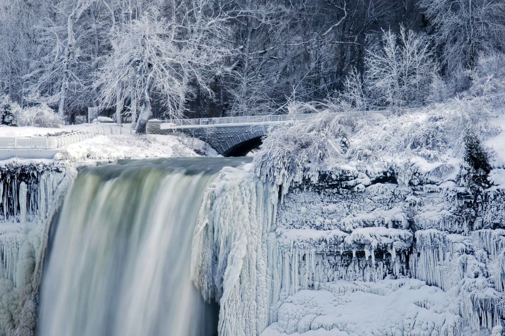 Cascate del Niagara: il gelo le trasforma in ghiaccio [VIDEO]