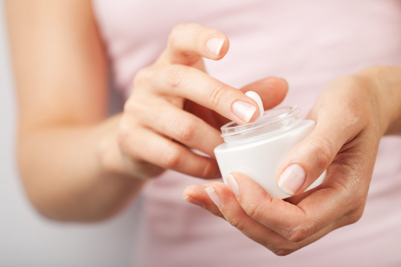 Crema mani naturale fai da te, per proteggere la pelle dal freddo