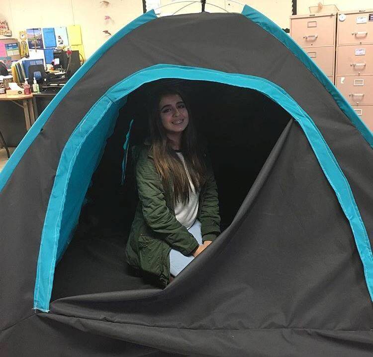 Una tenda a energia solare per i senzatetto