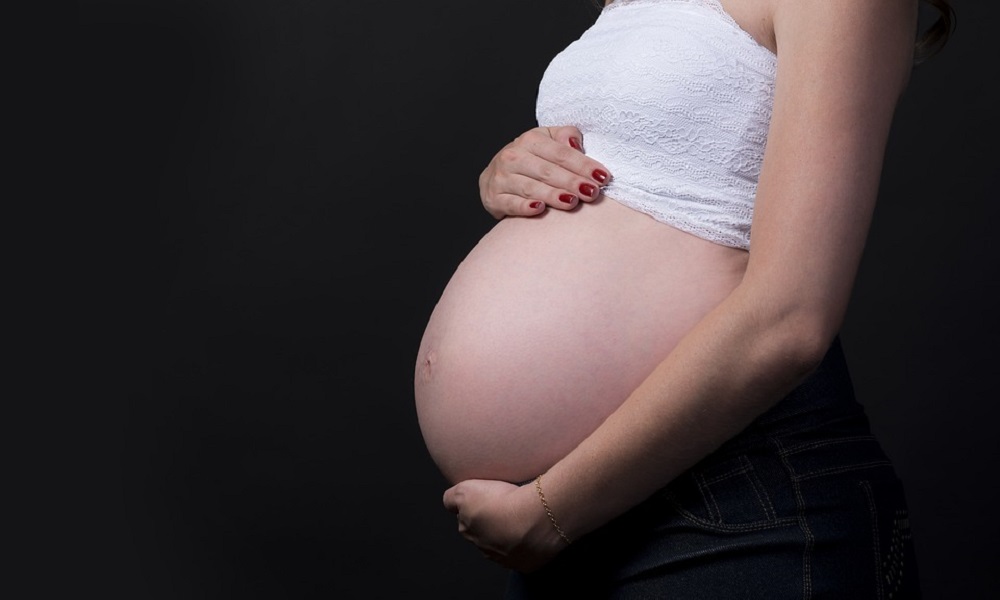 La gravidanza invecchia il DNA delle mamme di 11 anni