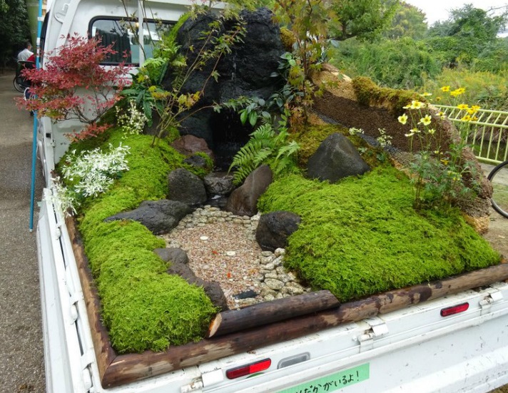 In Giappone i furgoni diventano bellissimi giardini mobili