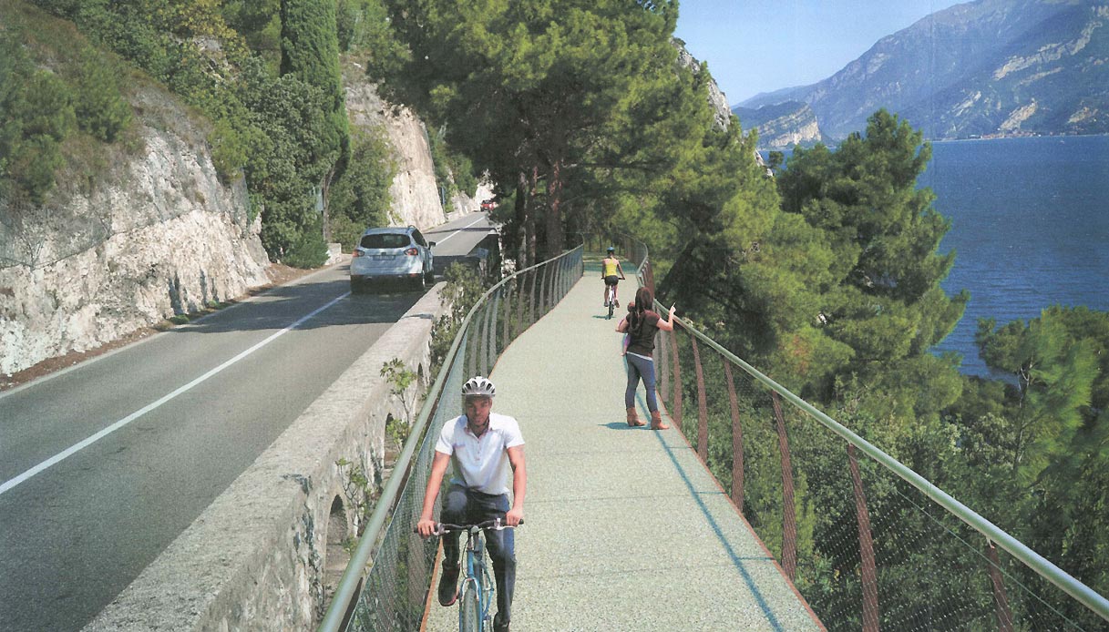 Sorgerà sul Lago di Garda la pista ciclabile più suggestiva d'Europa