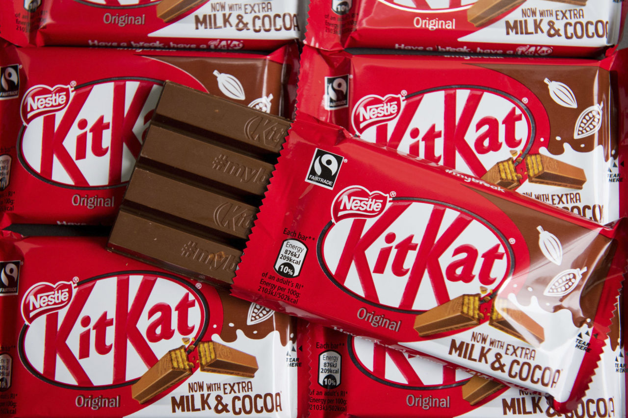 Le barrette KitKat sostenibili: Nestlé le produce con energia rinnovabile