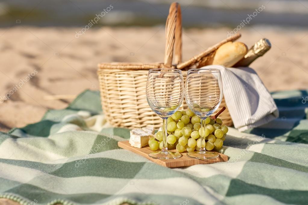 Pranzo in spiaggia: le regole da seguire per un pic nic perfetto