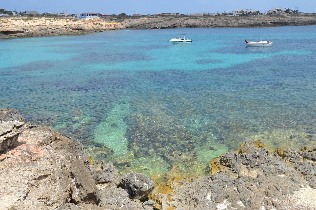 Lampedusa e Pollica plastic free: bandite stoviglie monouso