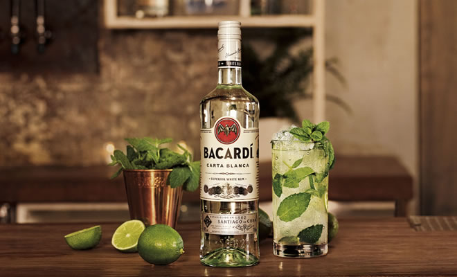 Bacardi, una campagna per eliminare le cannucce di plastica