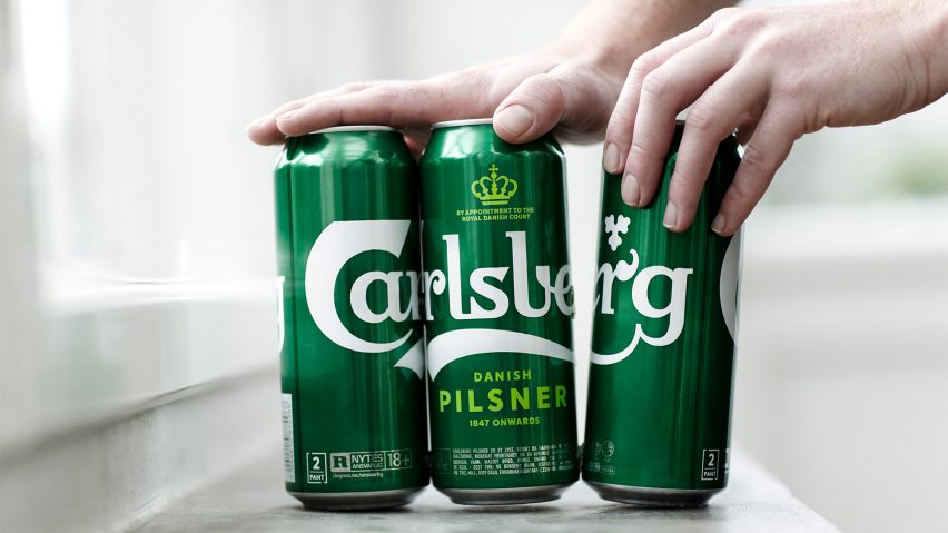 Carlsberg annuncia addio agli imballaggi per le lattine di birra