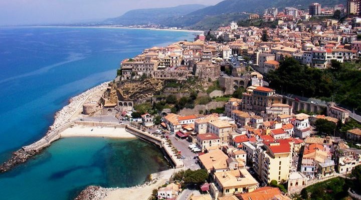 In Calabria la campagna dei sub per ripulire i fondali marini