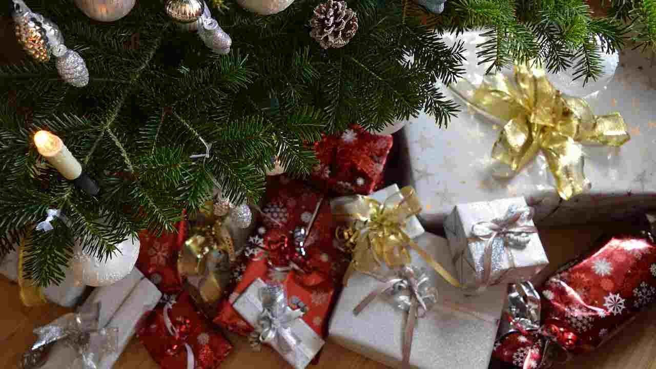 Regali di Natale e imballaggi, aumentano i rifiuti