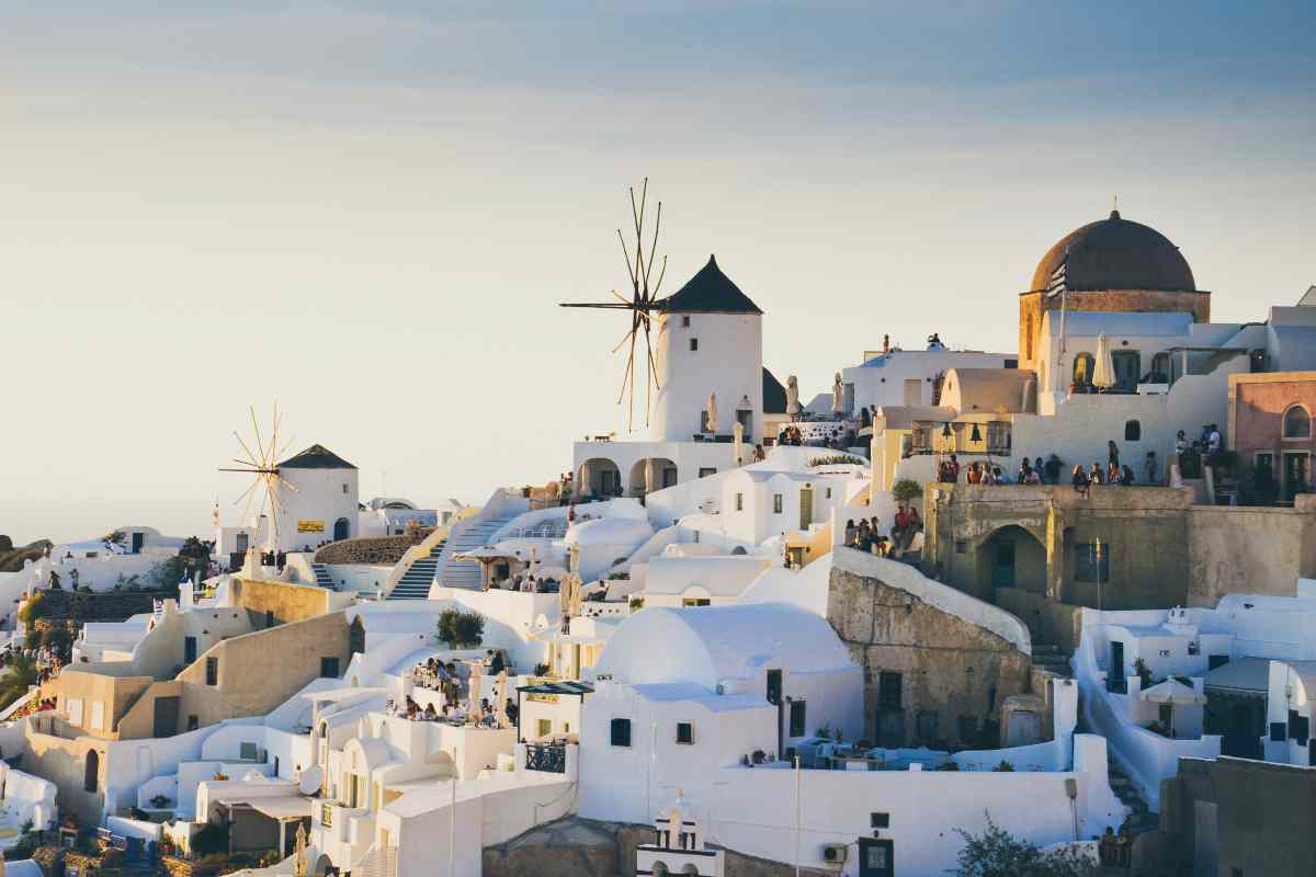 Grecia regala case gratis