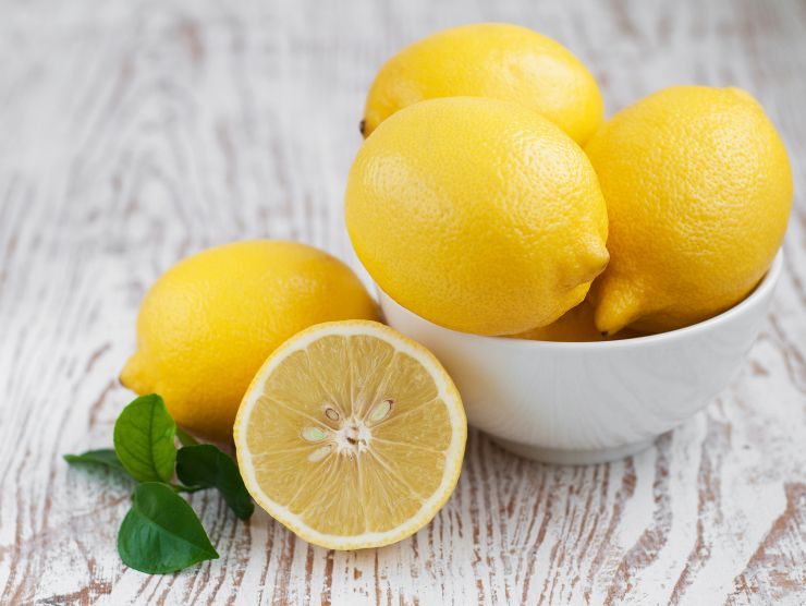trucco limone scopa