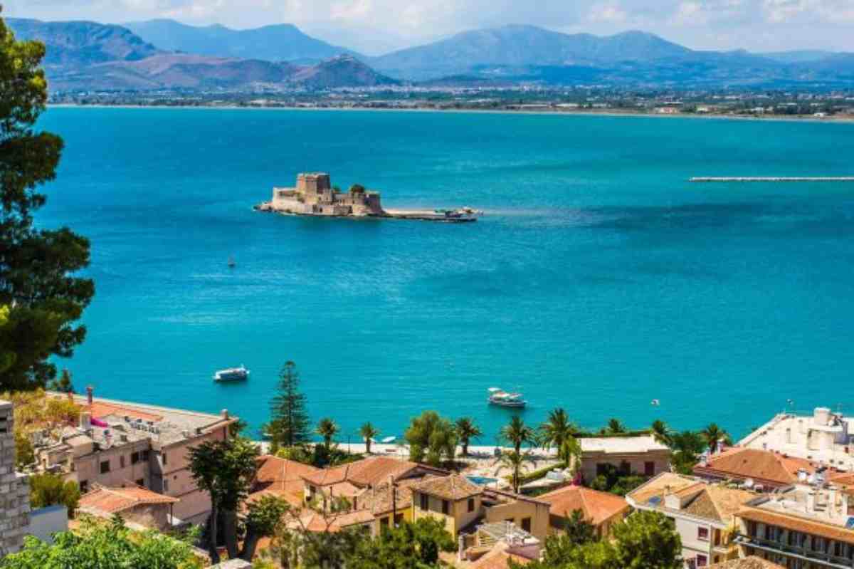 isola del golfo argolico