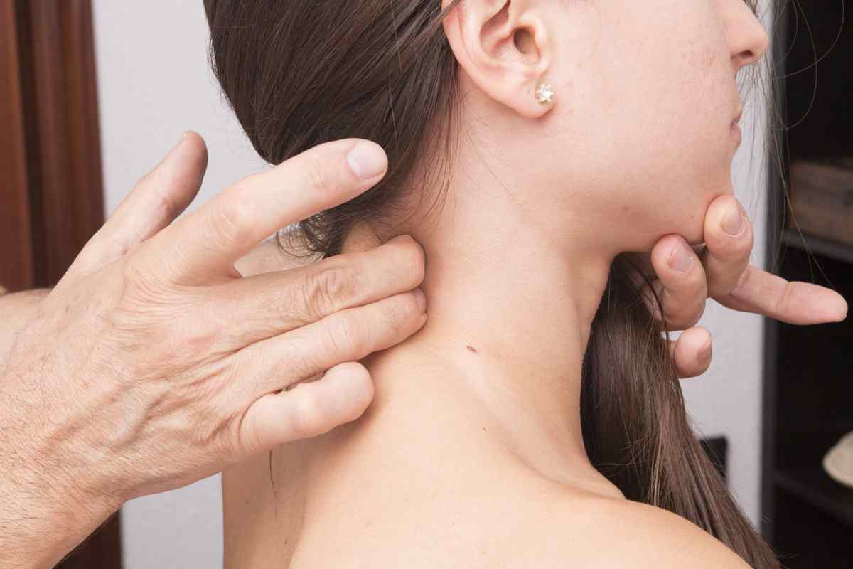 stress causa cervicale dolente
