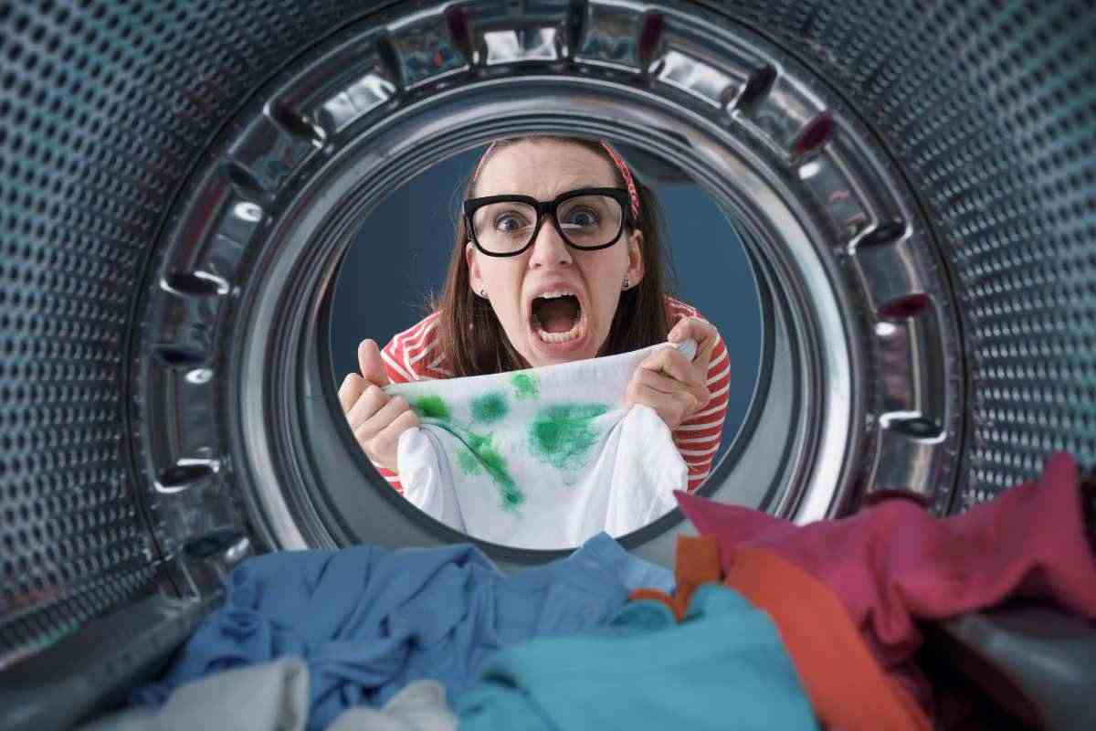 candeggina sui vestiti rischioso se usata in maniera sbagliata