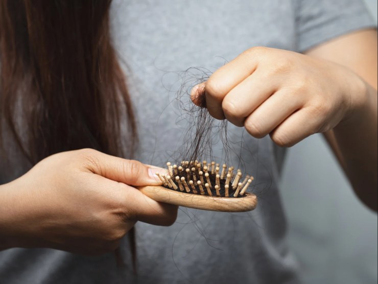 gettare capelli caduti