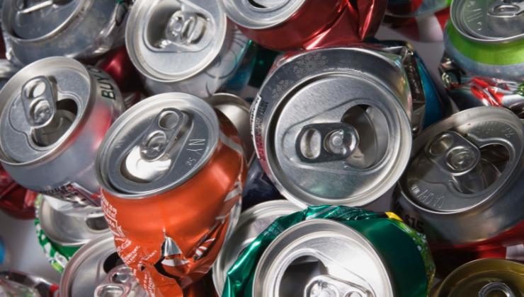 come fare degli orecchini con le lattine di alluminio