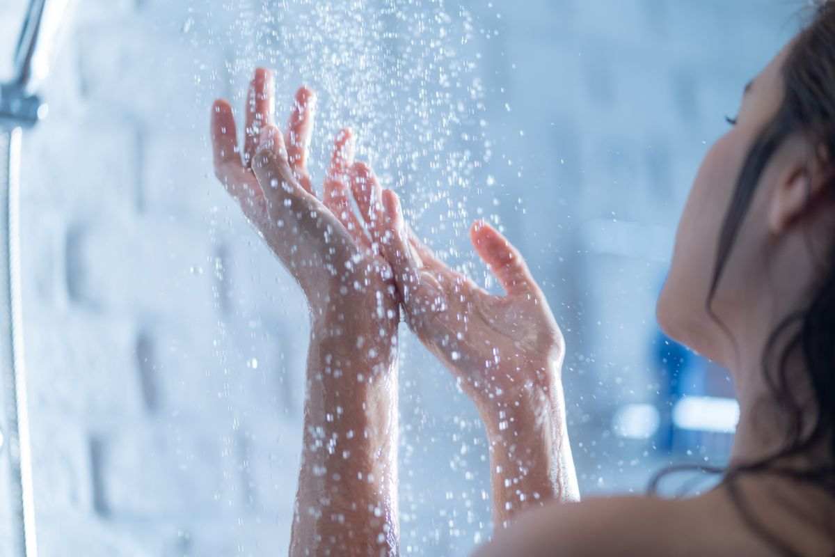 come fare la doccia per essere più giovane