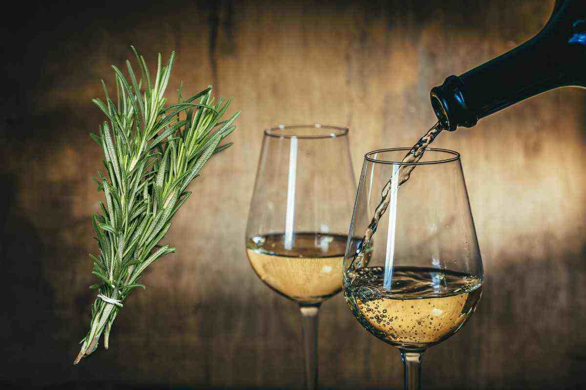 ricetta macerato vino bianco al rosmarino