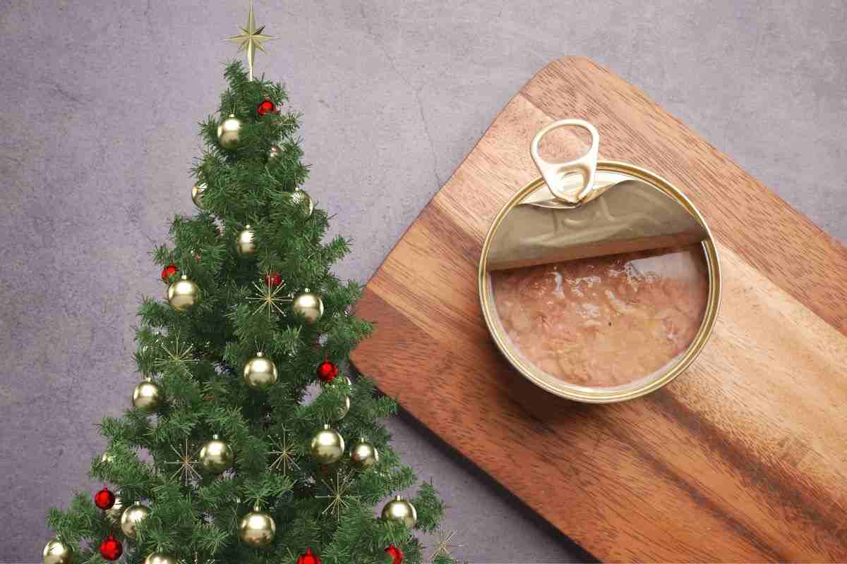 le scatole di tonno come decorazione di Natale