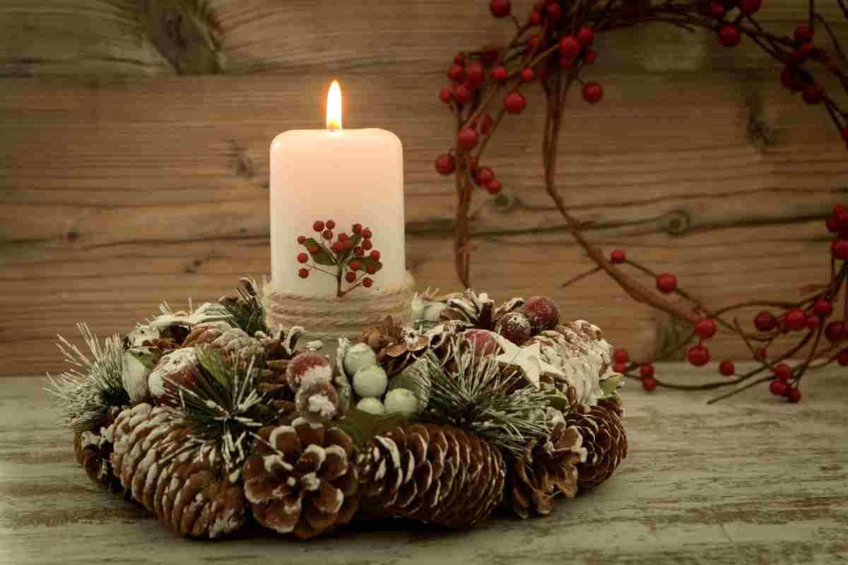 Decorazioni natalizie con castagne