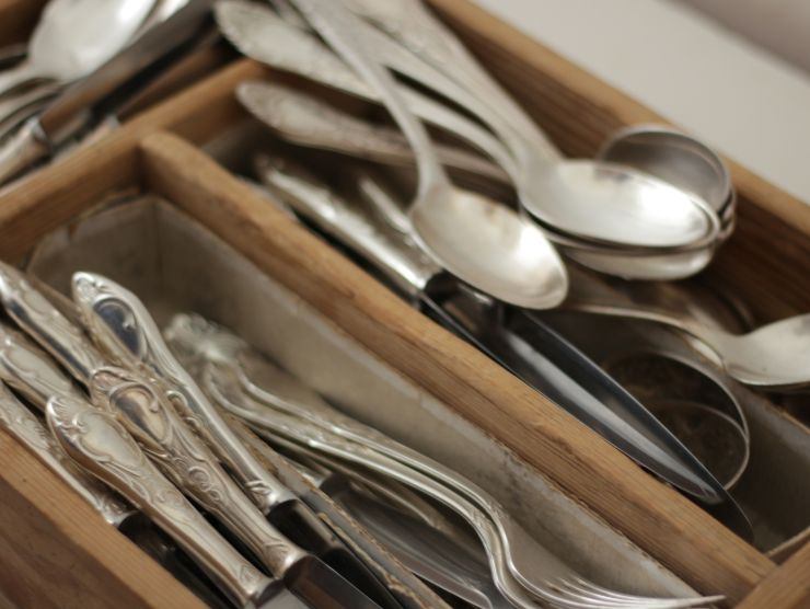prodotto pulizia argenteria cucina