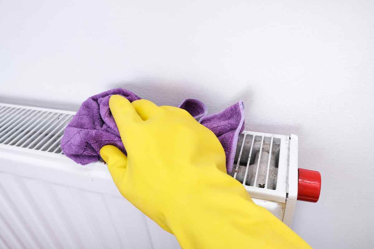 Pulire termosifoni in questo modo