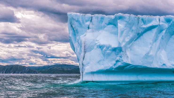 gigantesco iceberg si è mosso