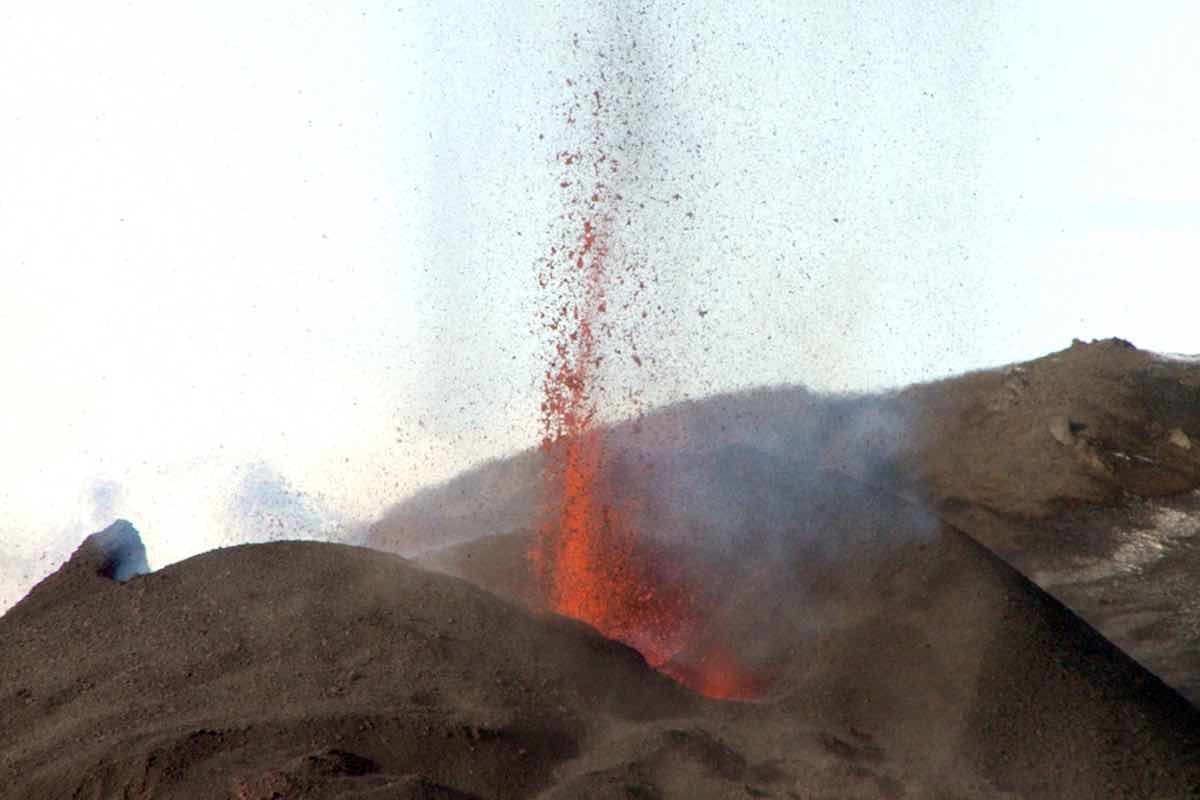 vulcano islanda perforato per energia geotermica