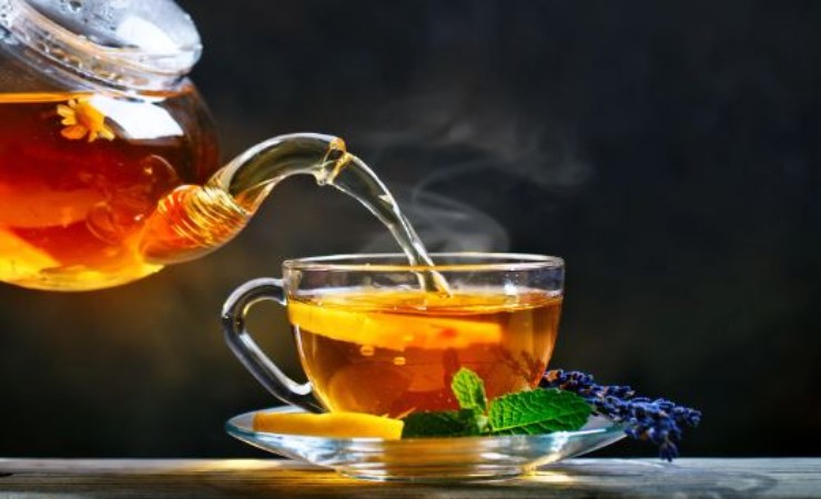 si può sostituire l'acqua con il tè?