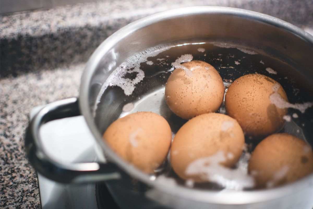 riutilizza l'acqua di cottura delle uova