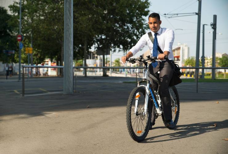Andare in bici al lavoro viene incentivato economicamente