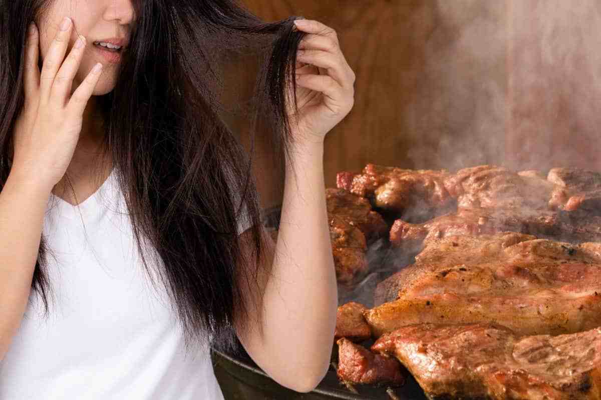 Barbecue capelli: trucco magico addio puzza