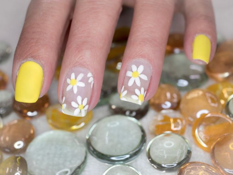 manicure primaverile