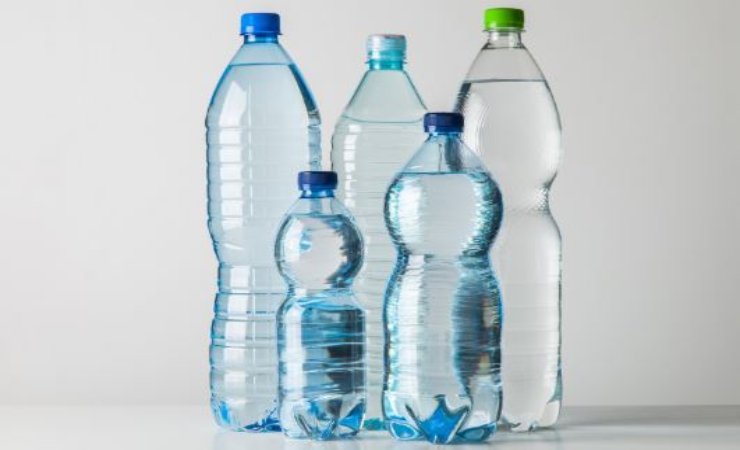 la scelta tra acqua del rubinetto o in bottiglia