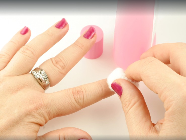 trucchetto manicure smalto