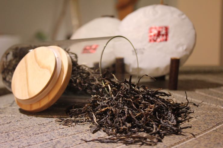capi scuri scoloriti riprendono vita