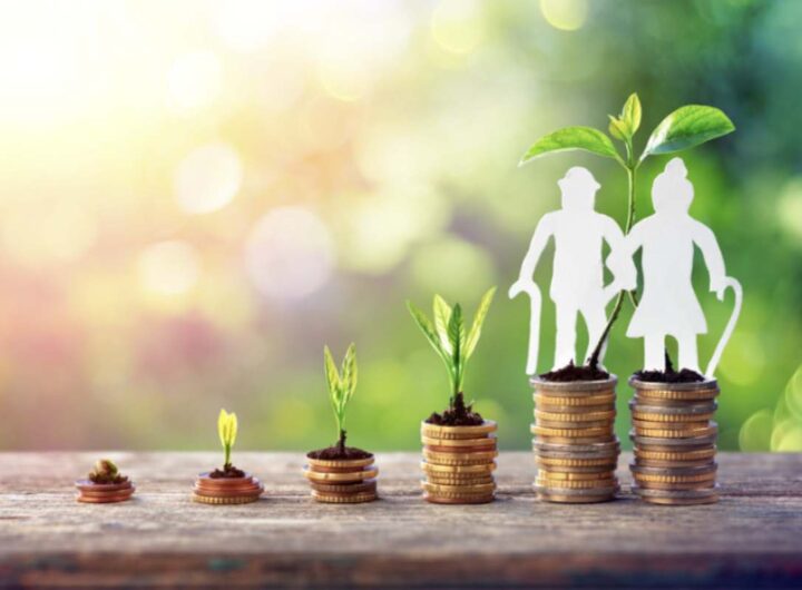 Una delle novità più significative è la possibilità di andare in pensione a 64 anni con almeno 25 anni di contributi.