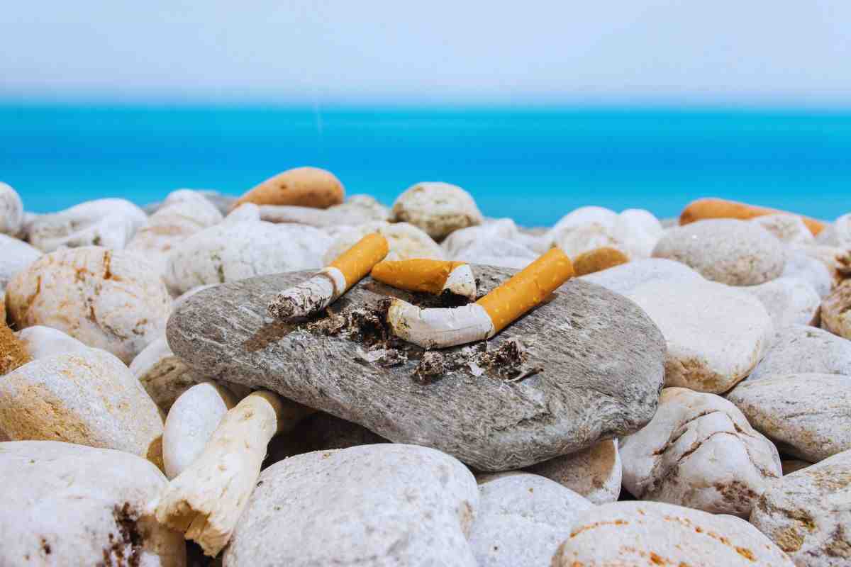 fumare in spiaggia